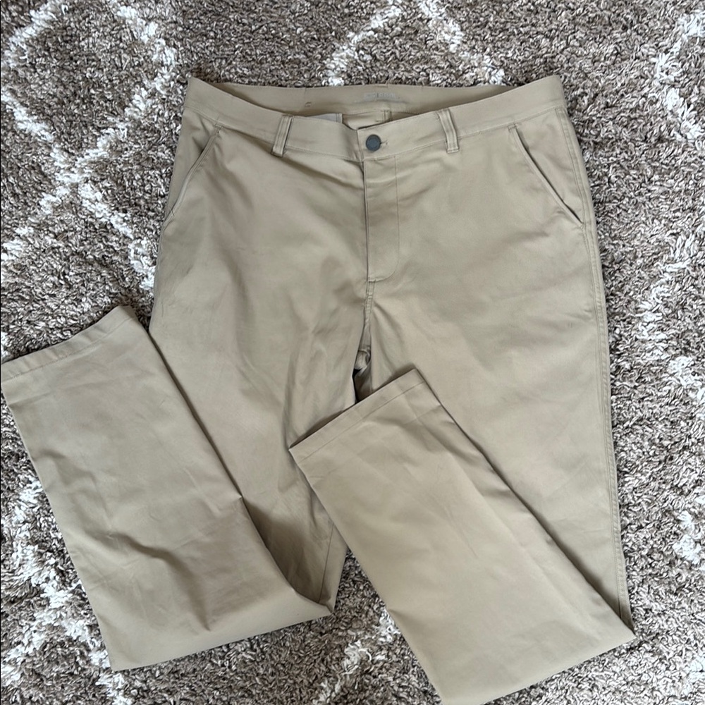 32 Cool Stretch Performance size 36 x 34 men’s tan pants